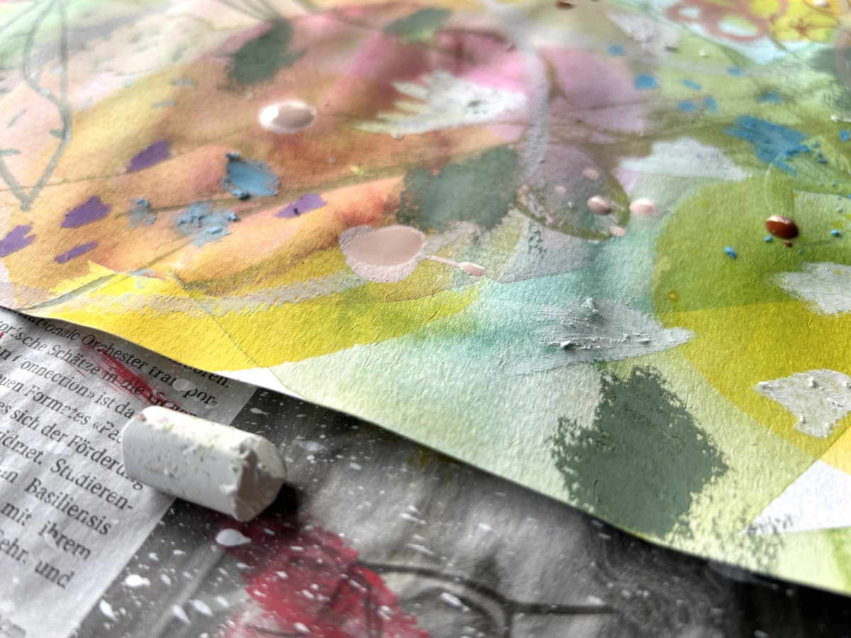 Kreativität entdecken mit bunten Farben und Mischtechnik